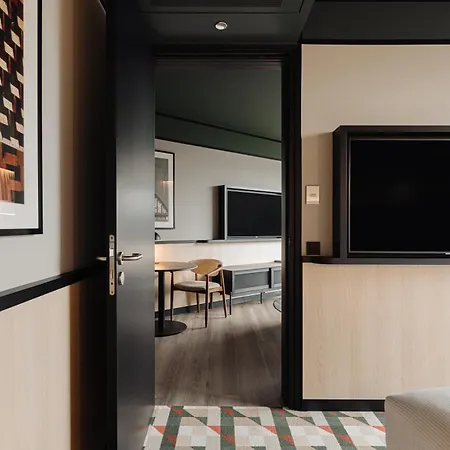Hotel Doubletree By Hilton Centraal Station 4*