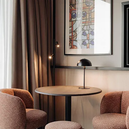 Doubletree By Hilton Centraal Station 4*
