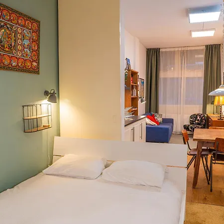 Fully Fitted - 15 Min From Station *