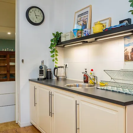 Fully Fitted - 15 Min From Station