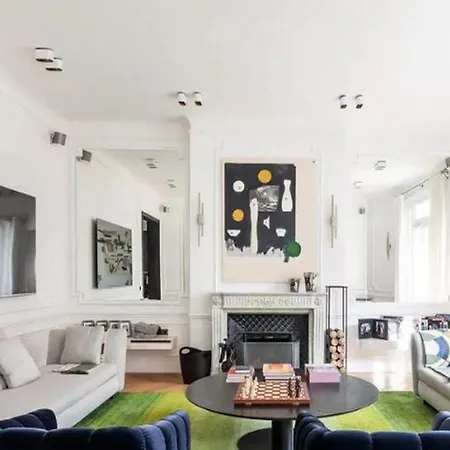 Clifford Premium***** Apartment