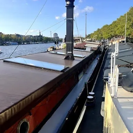 Houseboat In Homestay