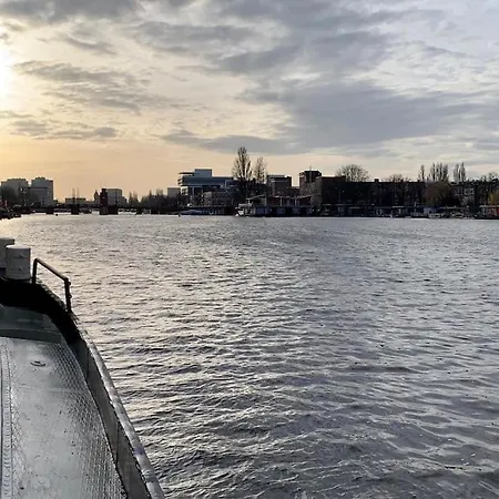Homestay Houseboat In Amsterdam