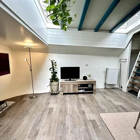Houseboat In Homestay Amsterdam