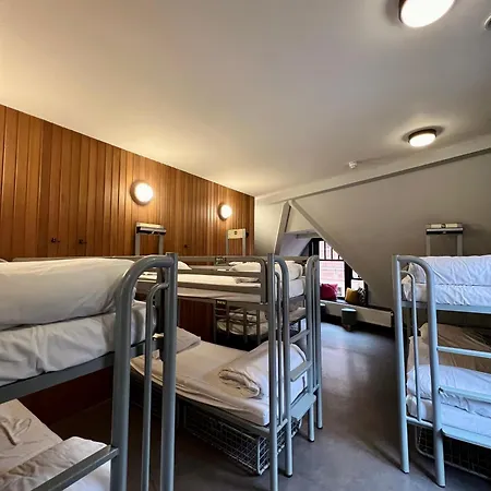 Durty Nelly's Hostel