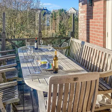 Cozy In Aan Zee With Kitchen Holiday home *
