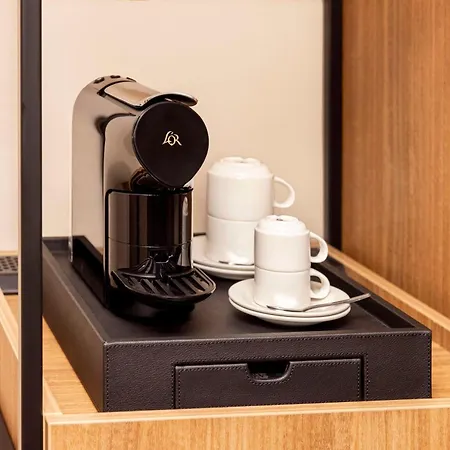 Nh Leidseplein Hotel 4*