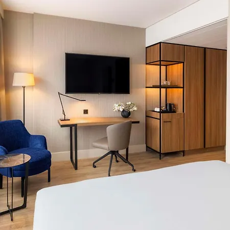 Nh Leidseplein Hotel 4*