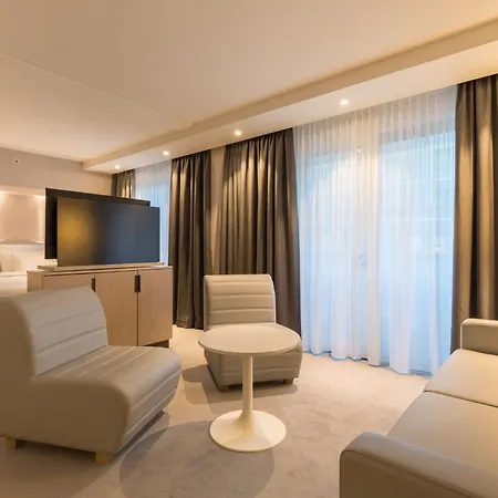 Radisson Blu Hotel, City Center 4*