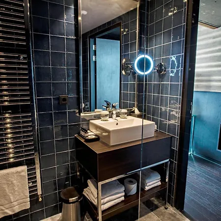 Hotel Apollo Amsterdam, A Tribute Portfolio