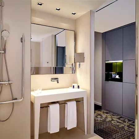 Park Plaza Victoria Hotel 4*
