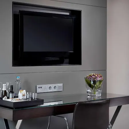Park Plaza Victoria 4* Amsterdam