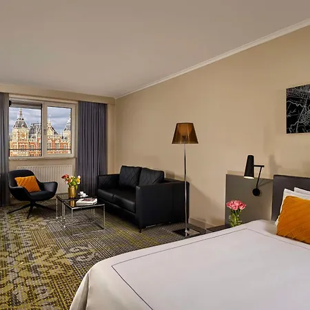 Park Plaza Victoria Hotel