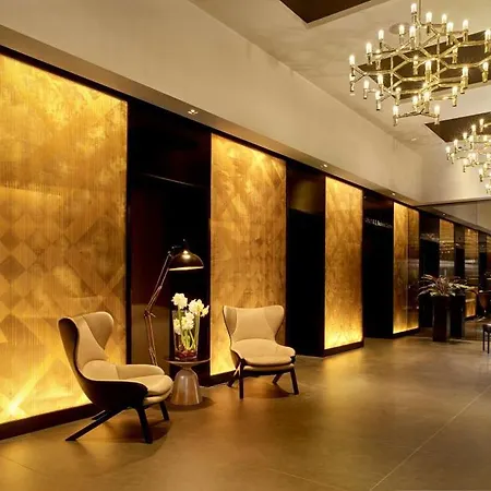 Park Plaza Victoria Hotel 4*