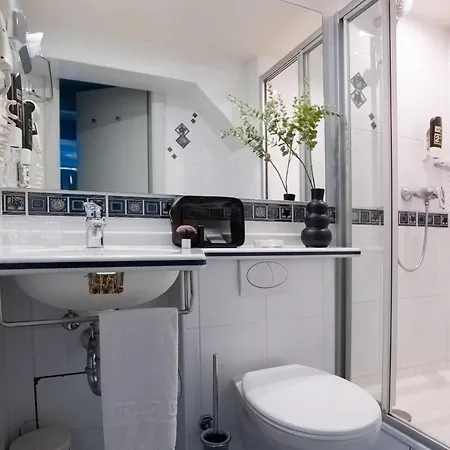 Hotel Multatuli 3*