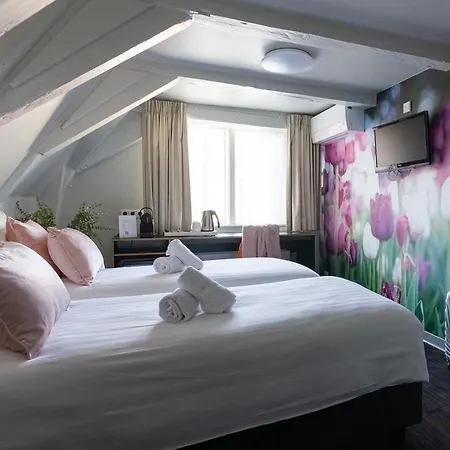 Hotel Multatuli 3*
