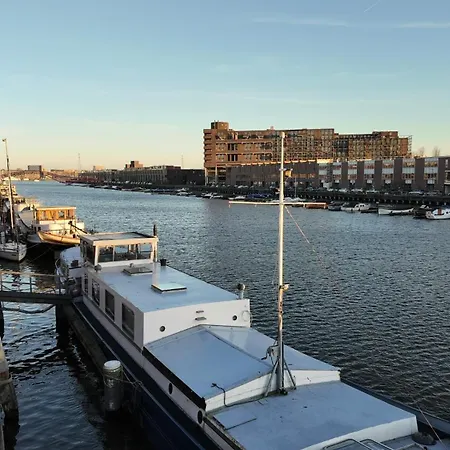 Kwatera prywatna Fully Fitted - 15 Min From Station Amsterdam