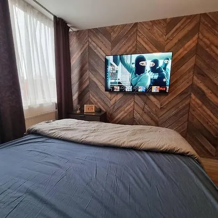 Homestay 500-mb Hi-tech Silent Work-home Amsterdam