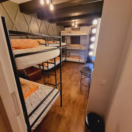Downtown Canal View Hostel Amsterdam