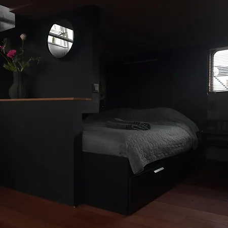 Bed & Breakfast Wheelhouse Euphrate Houseboat *