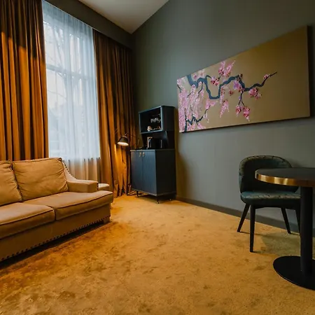 Mai Hotell