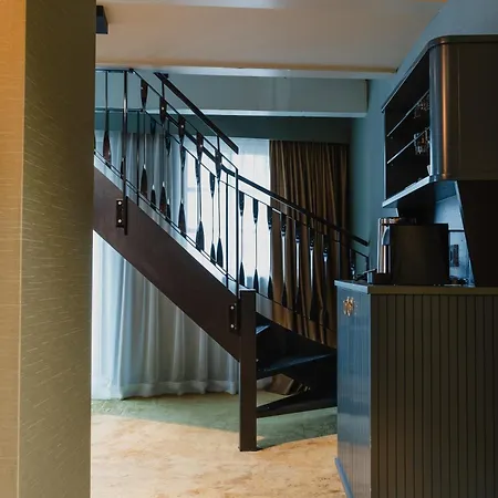 Hotell Mai 4*