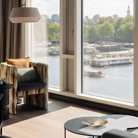 Doubletree By Hilton Centraal Station Hotel 4*