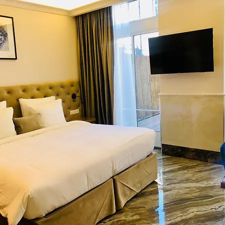 Hotel Chasse Residency 4*