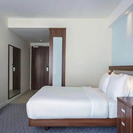 Hampton By Hilton Centre East Hotel