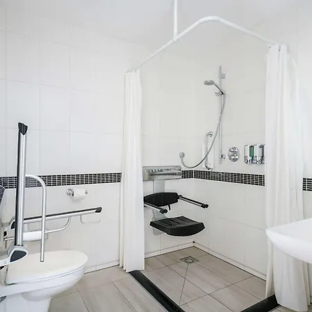 Hampton By Hilton Centre East Hotel