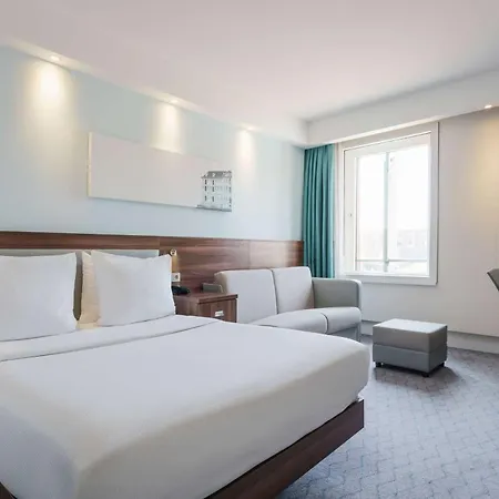 Hampton By Hilton Centre East Hotel