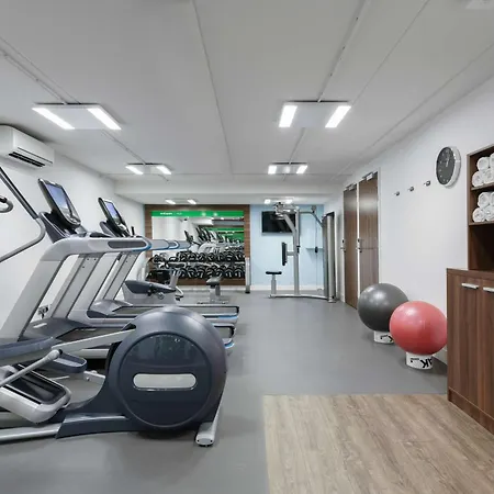 Hampton By Hilton Centre East 4*