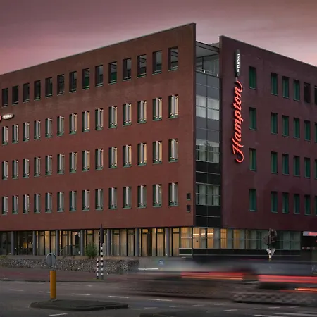 Hotel Hampton By Hilton Centre East
