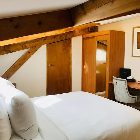 Hotel Chasse Residency