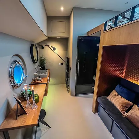 Boat & Boost Bed & Breakfast *