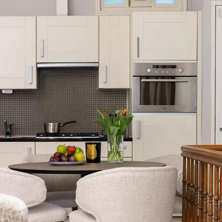 Canal Apartment Amsterdam