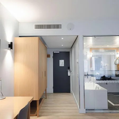 Swissotel מלון