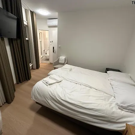 Voyagers Hotel