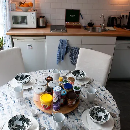Bed and Breakfast Westviolet 2*