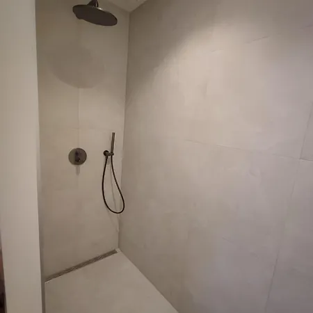 Luxury With Private Bathroom On Great Location. Alloggio in famiglia *