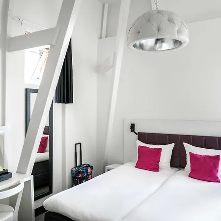 Ibis Styles Amstel 3*