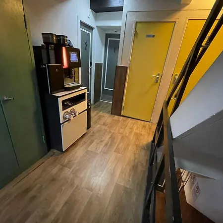 Downtown Canal View Hostel