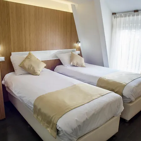 Hotel Larende 3*