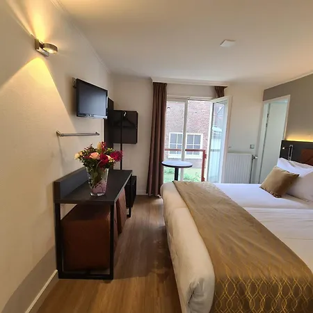 Avenue Hotel 3*