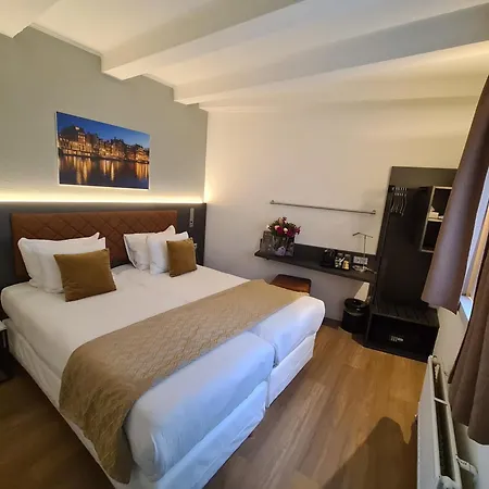 Avenue Hotel