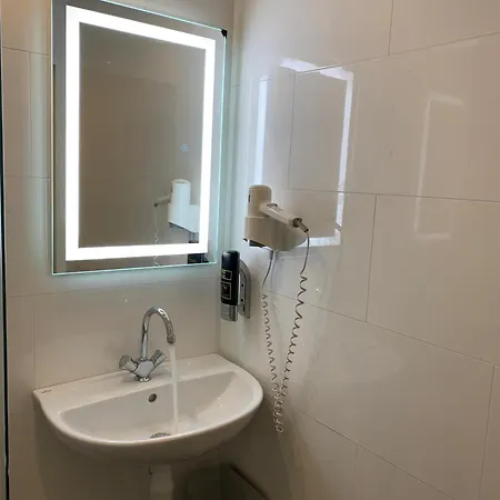 Budget Dam 2*