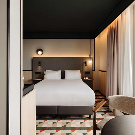 Hotel Doubletree By Hilton Centraal Station 4*