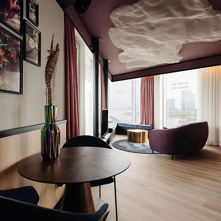Doubletree By Hilton Centraal Station 4*