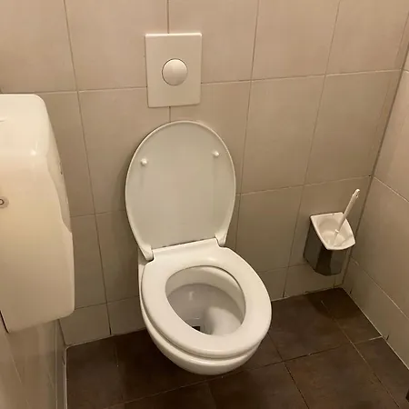 Xplore Hostel *