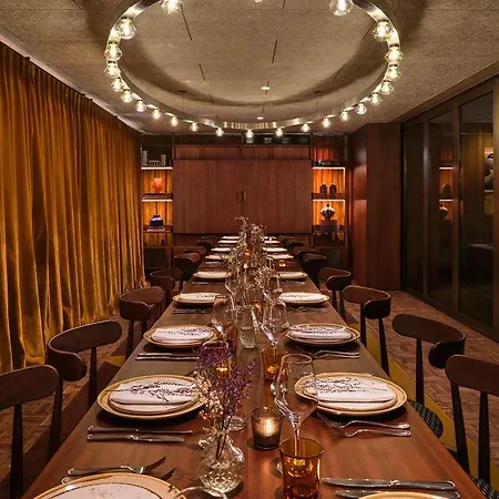 The Hoxton, Lloyd Hotel 4*